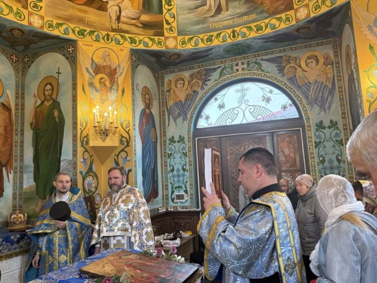 24 жовтня – Ікони Божої Матерi «Всiх скорботних Радiсть»#1
