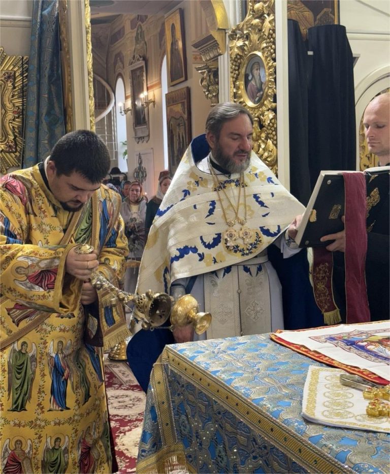 Введення в Храм Пресвятої Владичиці нашої Богородиці.Божественна Літургія.