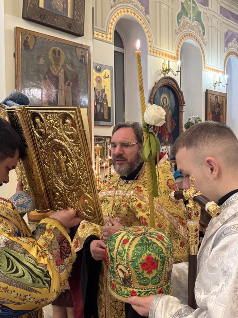 Всенічне бдіння напередодні 24-ї Неділі після П’ятдесятниці.