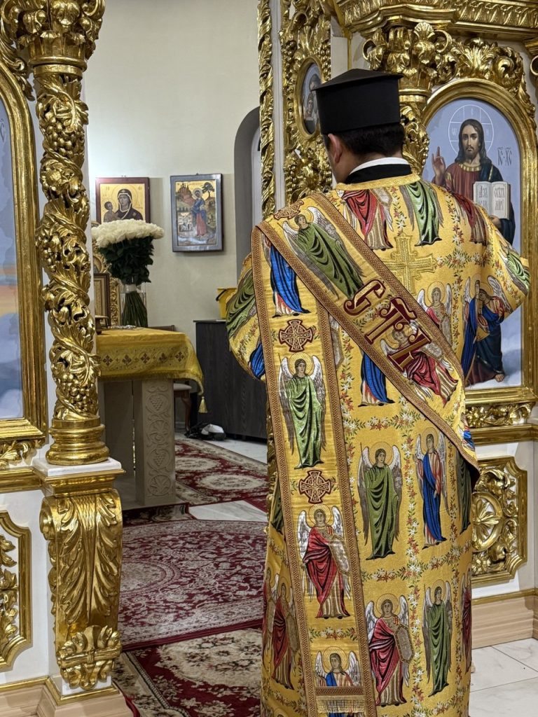 Всенічне бдіння напередодні дня пам’яті Святителя Миколая,архієпископа Мир Лікійських,чудотворця.