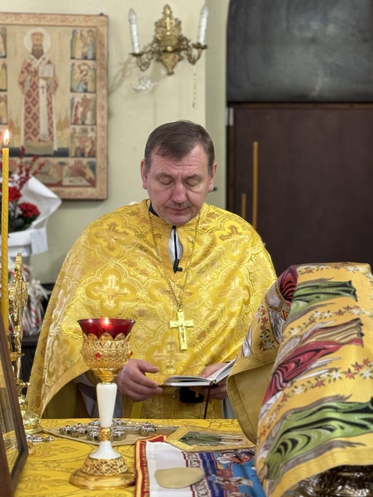 Божественна Літургія у день пам’яті Святителя Миколая ,архієпископа Мир Лікійських,чудотворця.