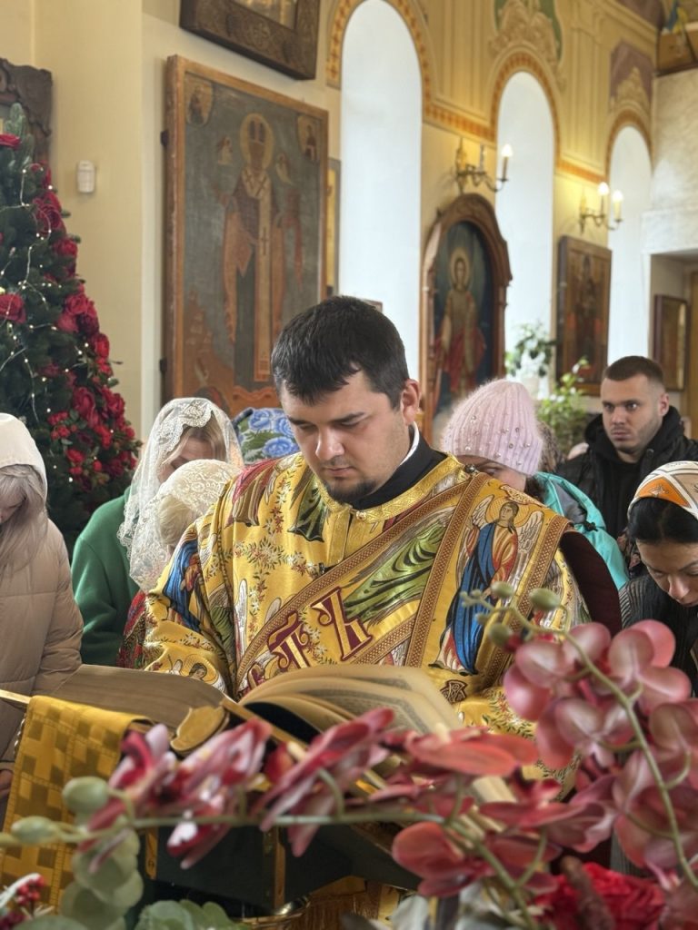 Божественна Літургія у день пам’яті Святителя Миколая ,архієпископа Мир Лікійських,чудотворця.