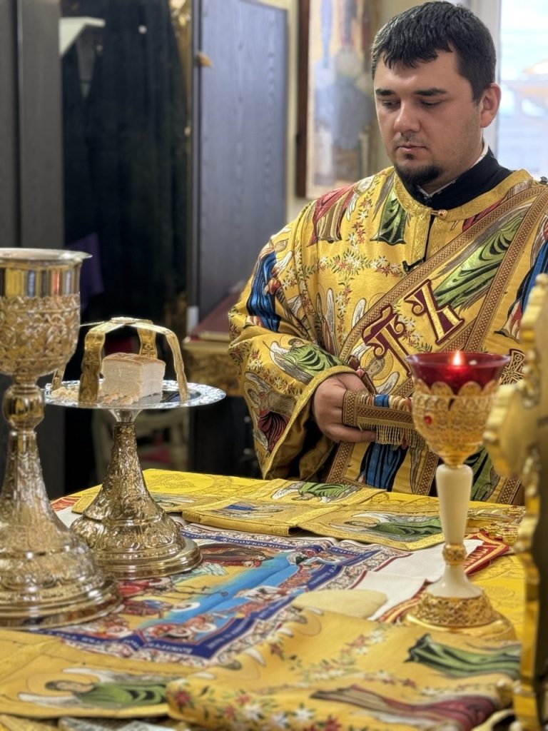 Божественна Літургія у день пам’яті Святителя Миколая ,архієпископа Мир Лікійських,чудотворця.