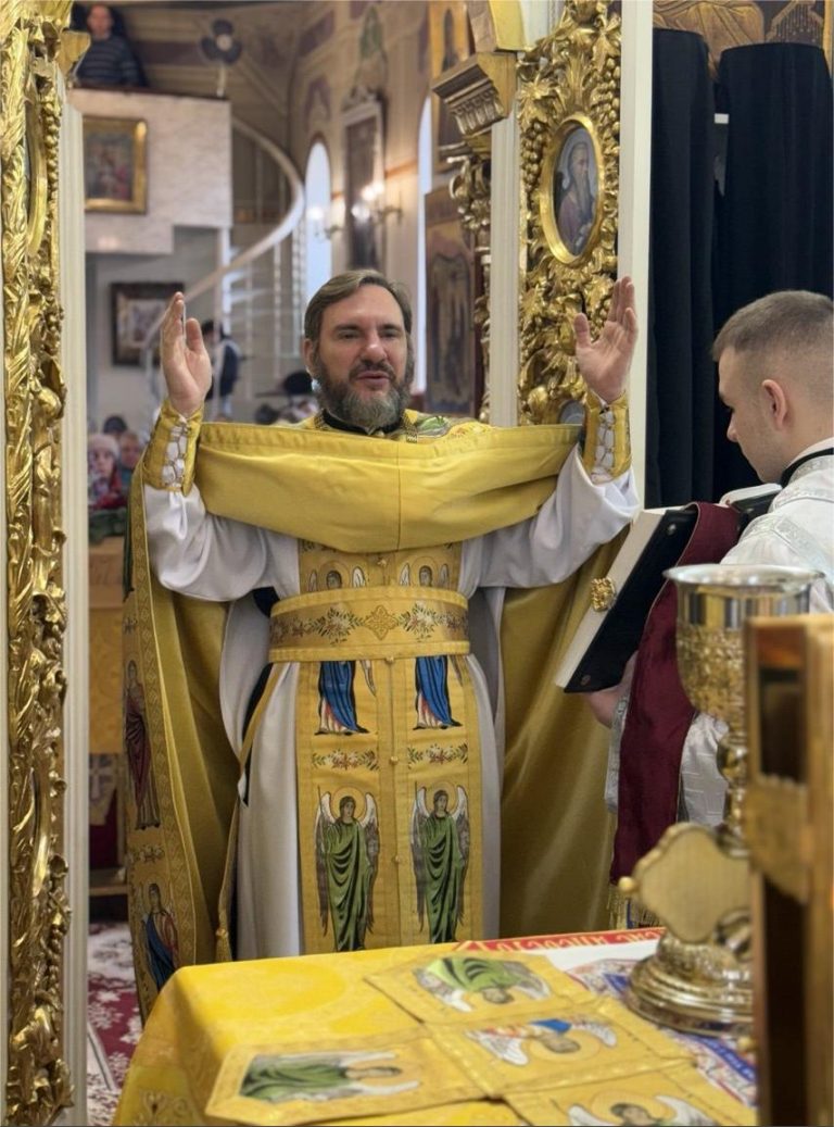 Божественна Літургія у день пам’яті Святителя Миколая ,архієпископа Мир Лікійських,чудотворця.