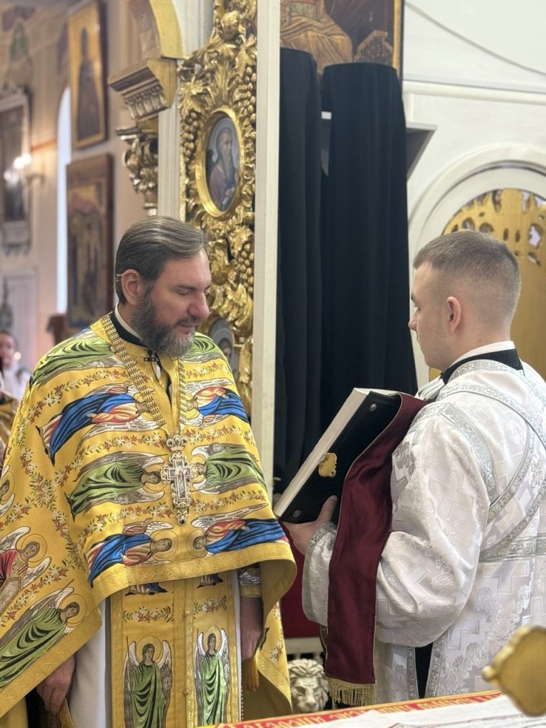 Божественна Літургія у день пам’яті Святителя Миколая ,архієпископа Мир Лікійських,чудотворця.