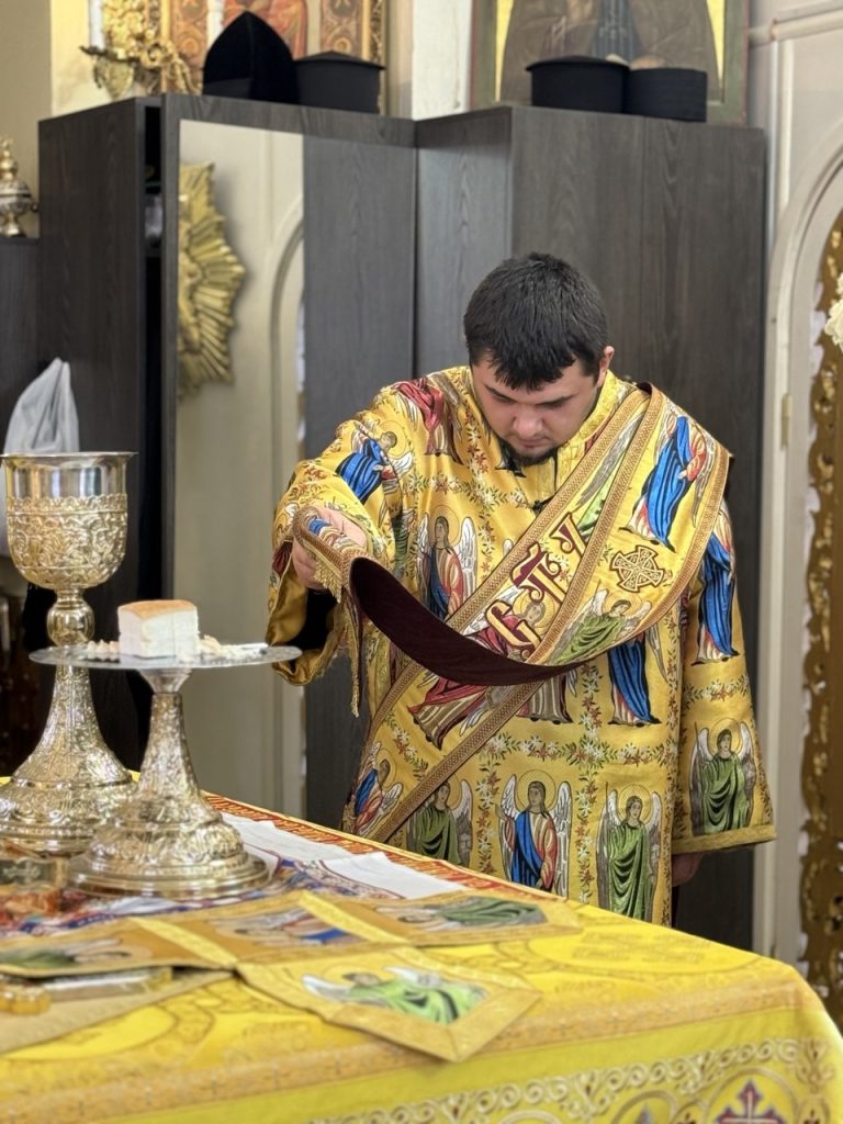 Божественна Літургія у день пам’яті Святителя Миколая ,архієпископа Мир Лікійських,чудотворця.