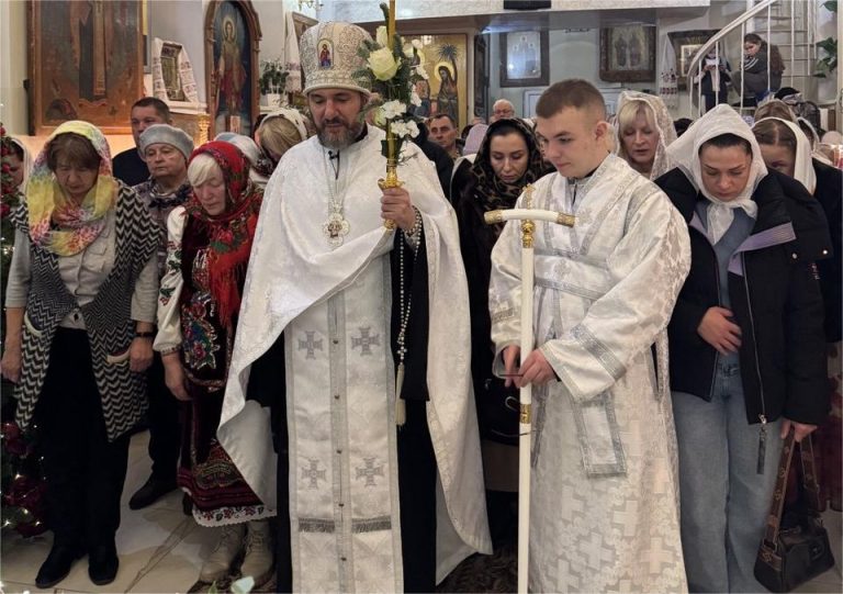 Всенічне бдіння напередодні свята Різдва Христового.