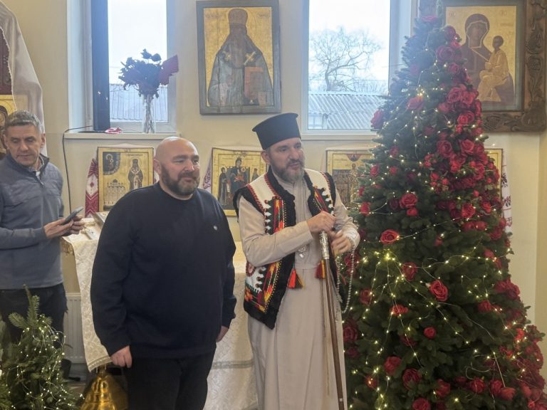 Світло Різдва: представники Полтавської ОВА завітали до монастиря з молитвою та вітаннями.