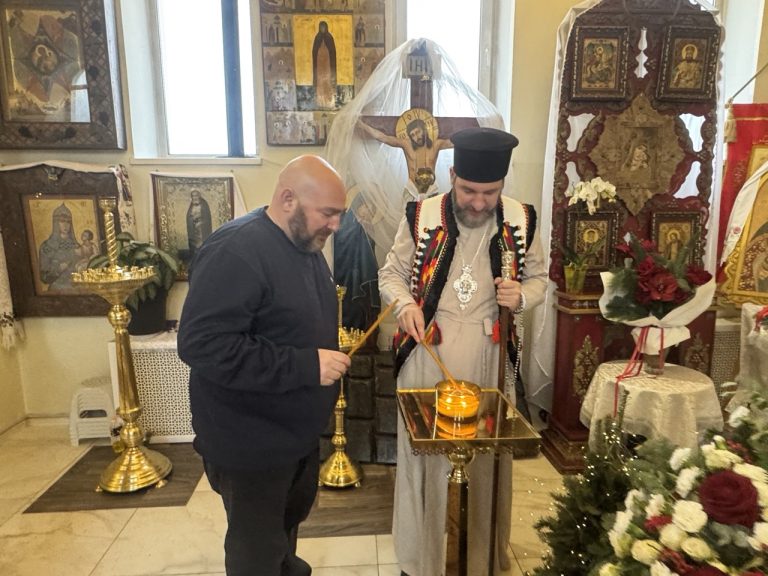 Світло Різдва: представники Полтавської ОВА завітали до монастиря з молитвою та вітаннями.