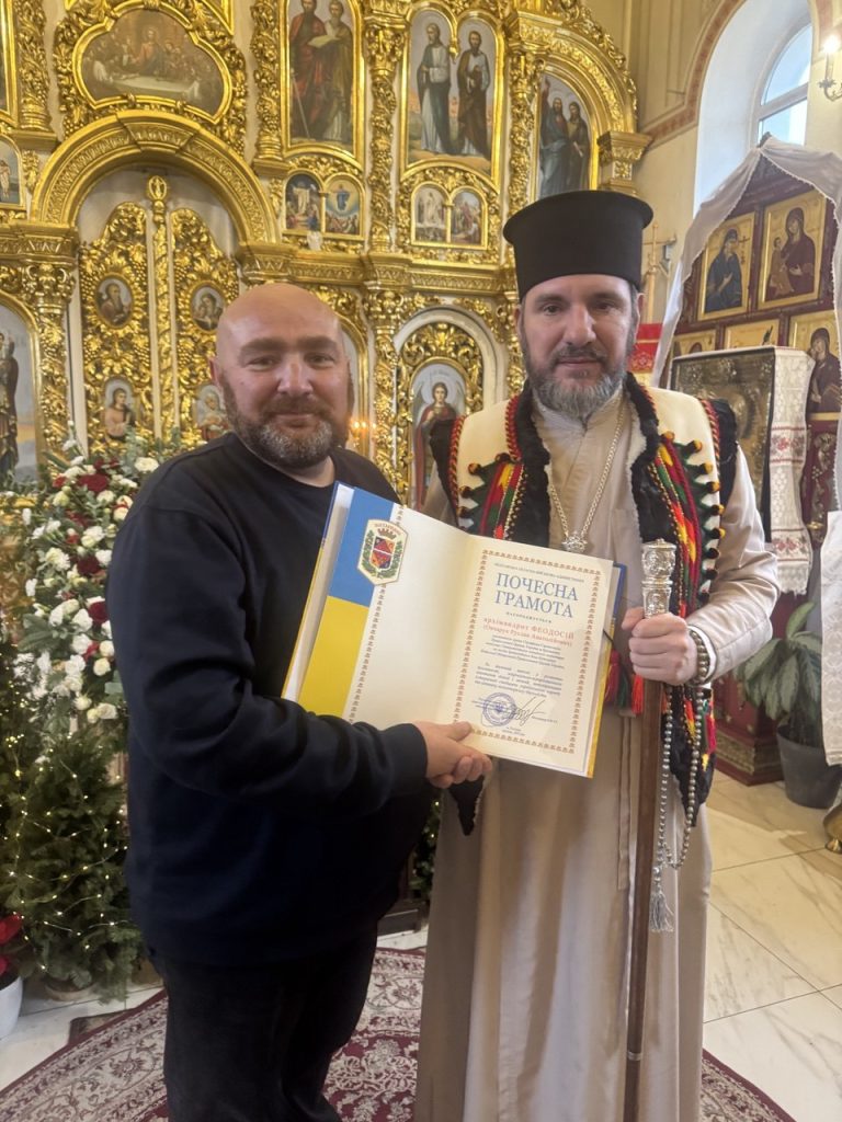 Світло Різдва: представники Полтавської ОВА завітали до монастиря з молитвою та вітаннями.