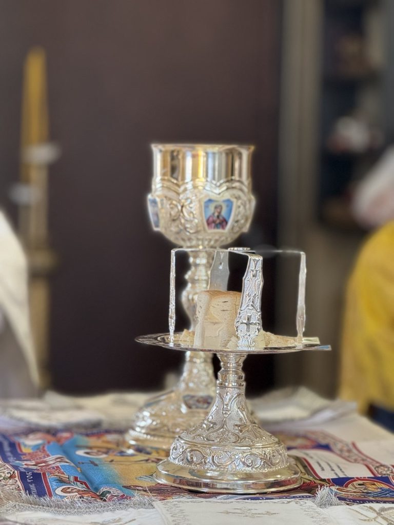 У неділю по Різдві Христовому архімандрит Феодосій очолив Божественну літургію.