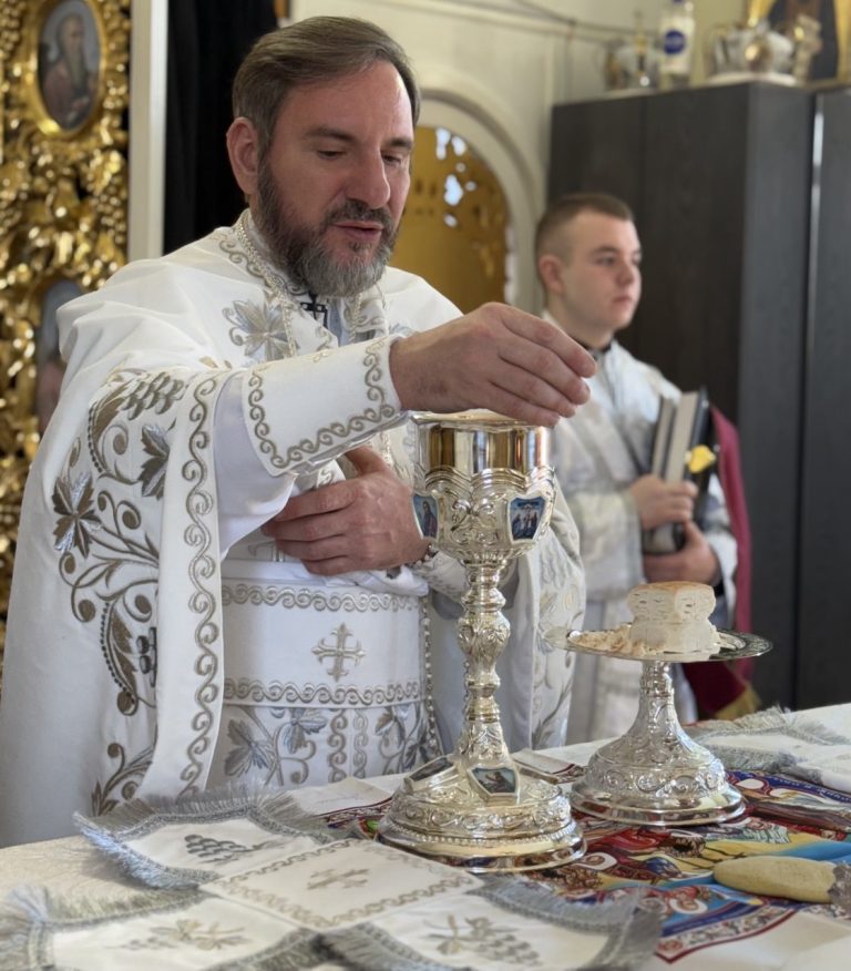 У неділю по Різдві Христовому архімандрит Феодосій очолив Божественну літургію.