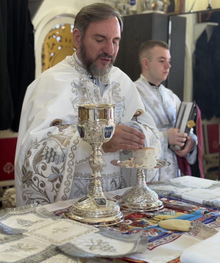 У неділю по Різдві Христовому архімандрит Феодосій очолив Божественну літургію.
