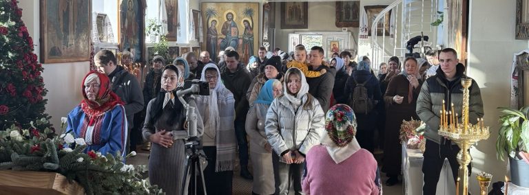 У неділю по Різдві Христовому архімандрит Феодосій очолив Божественну літургію.