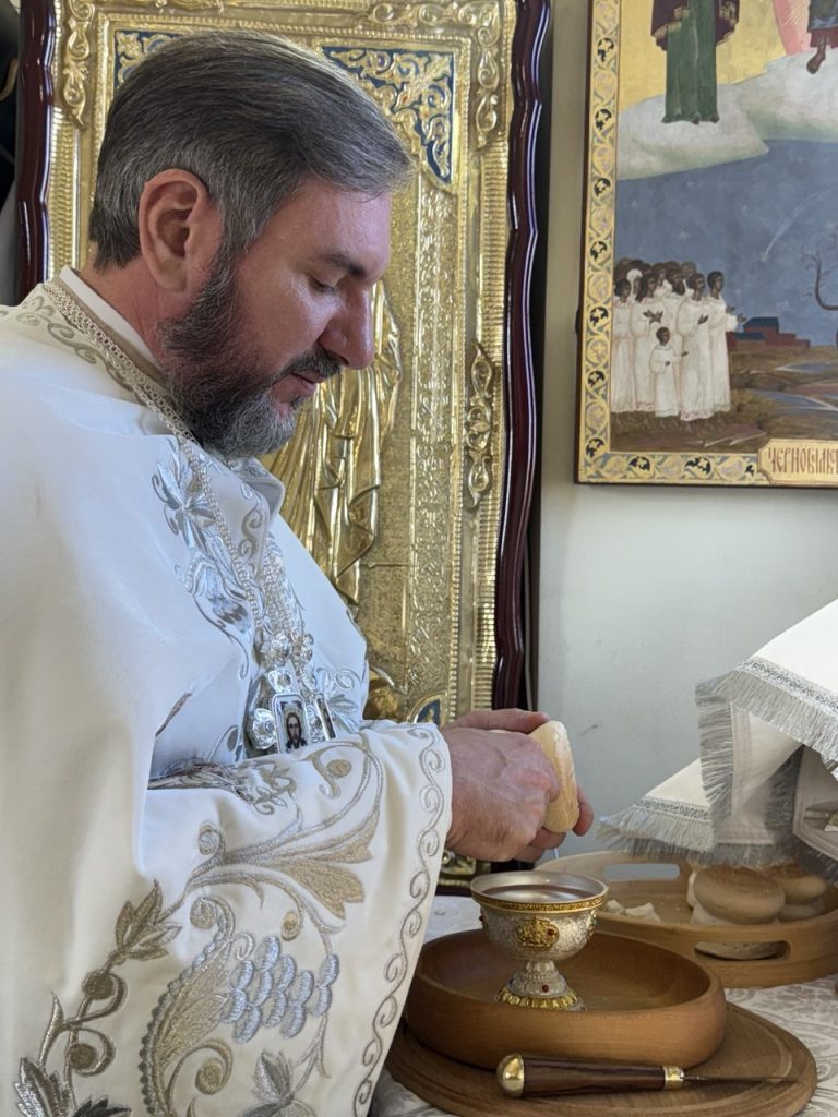 У неділю по Різдві Христовому архімандрит Феодосій очолив Божественну літургію.