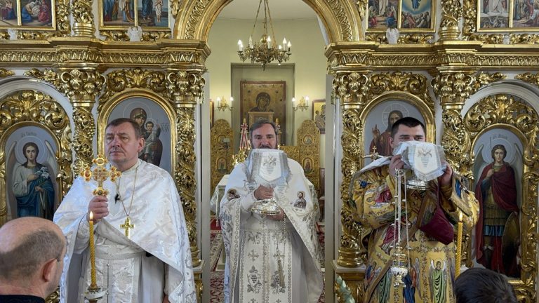 У неділю по Різдві Христовому архімандрит Феодосій очолив Божественну літургію.
