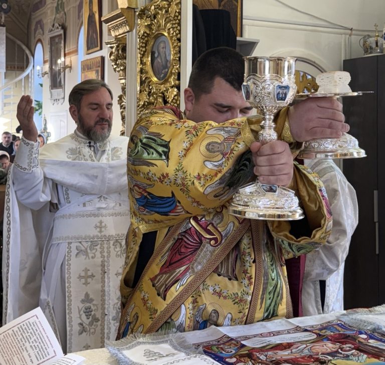 У неділю по Різдві Христовому архімандрит Феодосій очолив Божественну літургію.