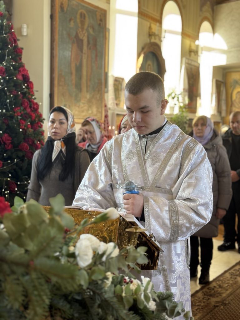 У неділю по Різдві Христовому архімандрит Феодосій очолив Божественну літургію.