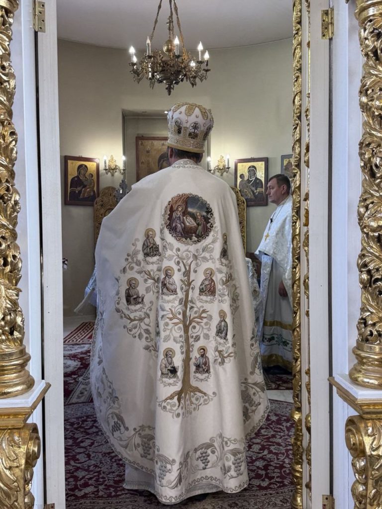 У неділю по Різдві Христовому архімандрит Феодосій очолив Божественну літургію.