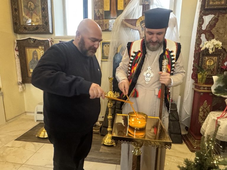 Світло Різдва: представники Полтавської ОВА завітали до монастиря з молитвою та вітаннями.