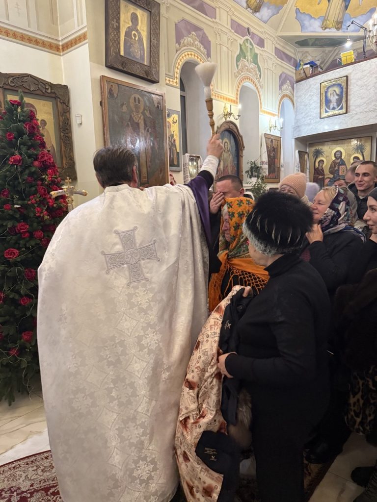 Всенічне бдіння напередодні свята Богоявлення.