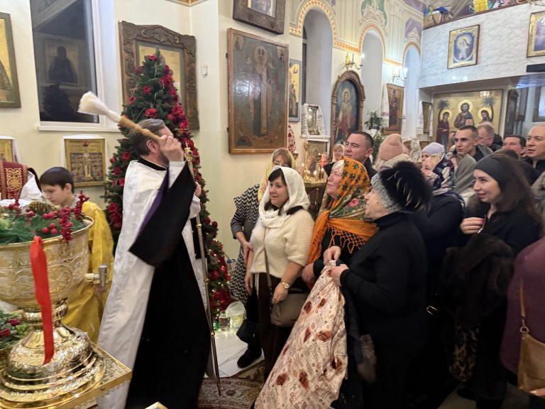 Всенічне бдіння напередодні свята Богоявлення.