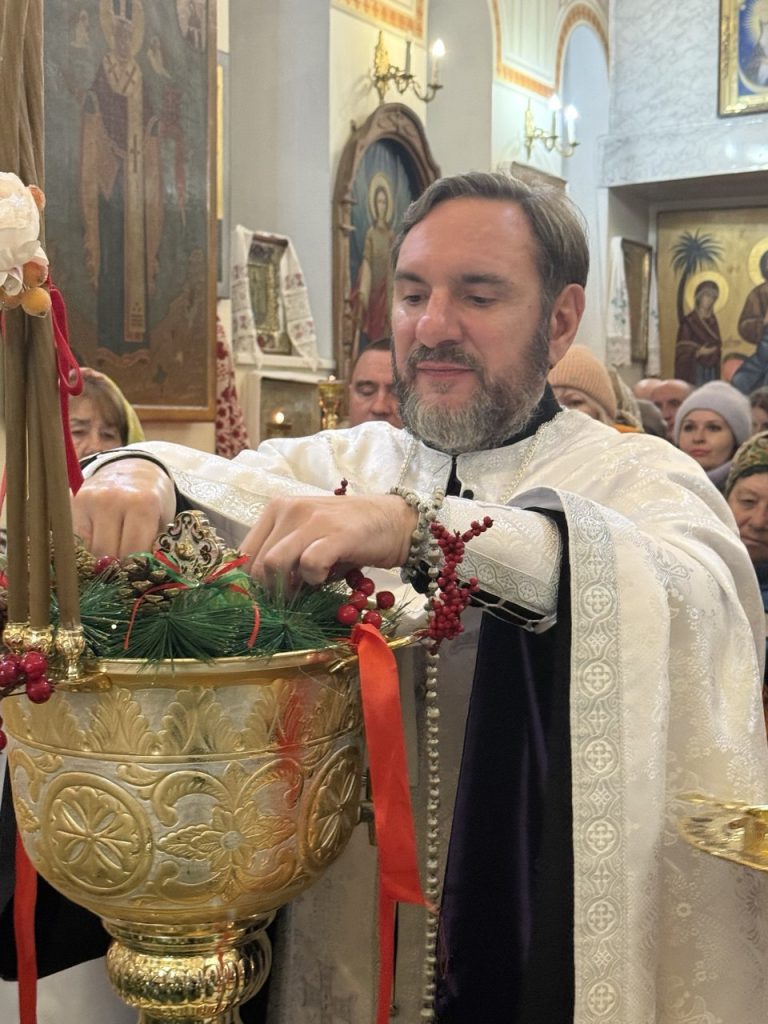 Всенічне бдіння напередодні свята Богоявлення.