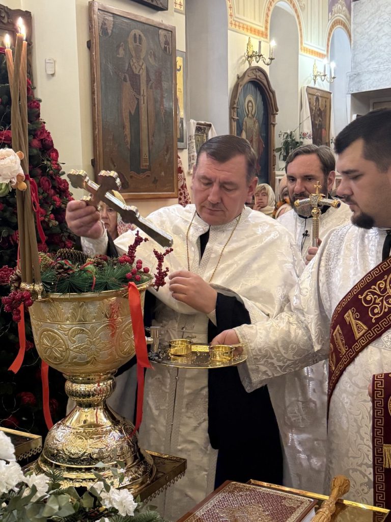 Всенічне бдіння напередодні свята Богоявлення.