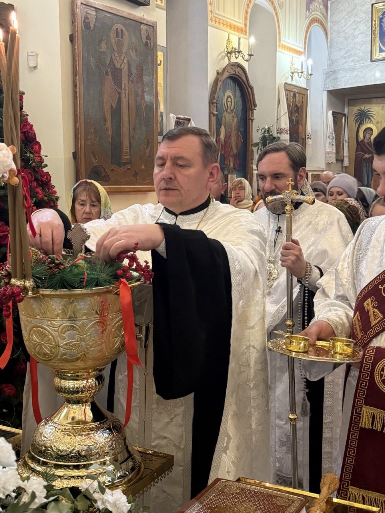 Всенічне бдіння напередодні свята Богоявлення.