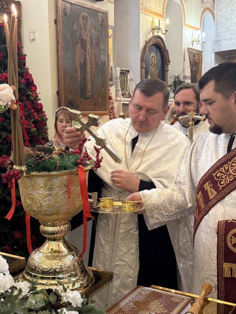 Всенічне бдіння напередодні свята Богоявлення.