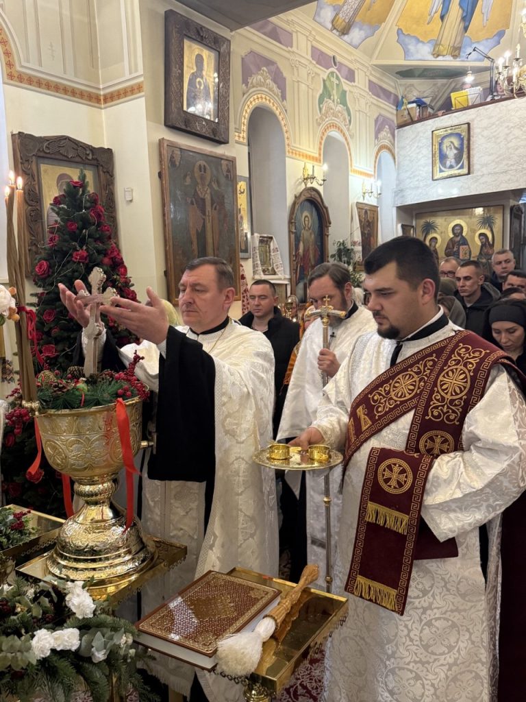 Всенічне бдіння напередодні свята Богоявлення.
