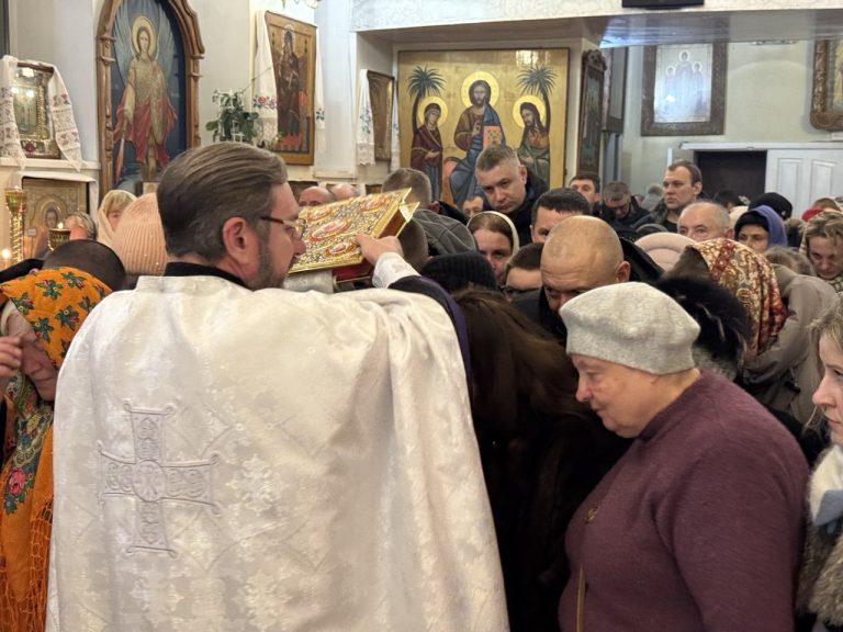 Всенічне бдіння напередодні свята Богоявлення.
