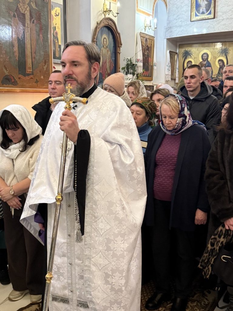 Всенічне бдіння напередодні свята Богоявлення.