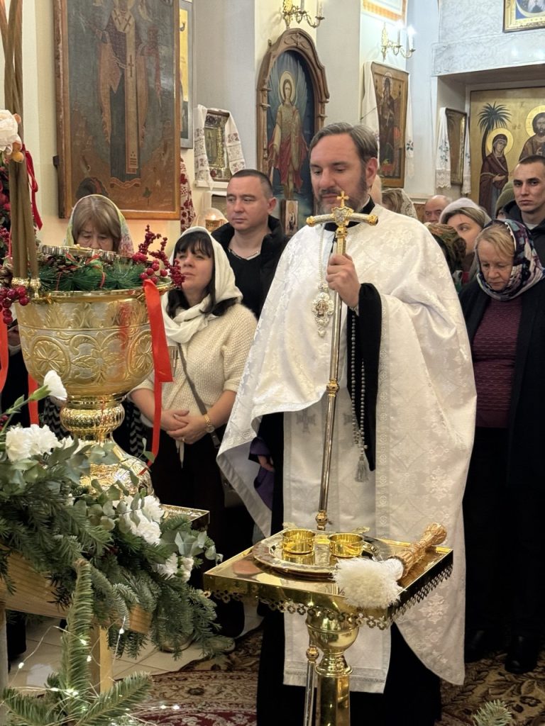 Всенічне бдіння напередодні свята Богоявлення.