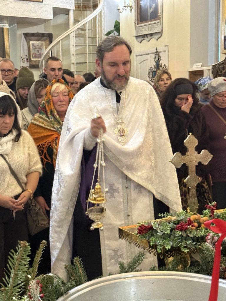 Всенічне бдіння напередодні свята Богоявлення.