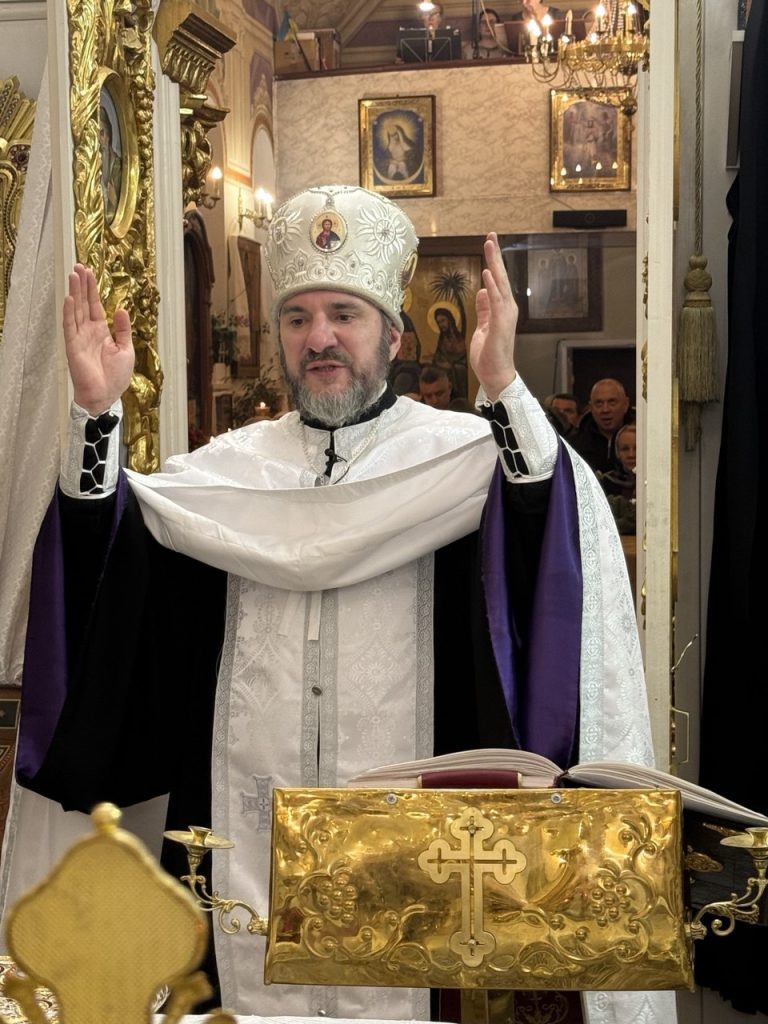Всенічне бдіння напередодні свята Богоявлення.
