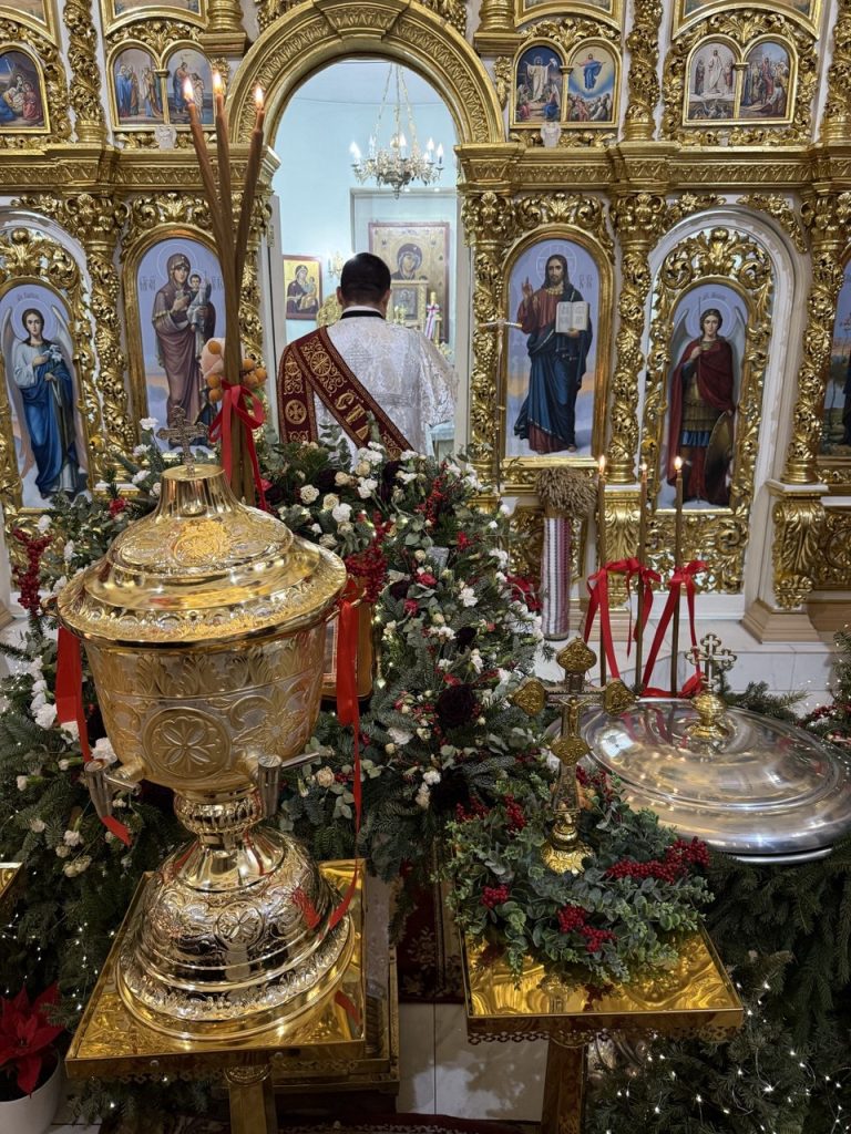 Всенічне бдіння напередодні свята Богоявлення.