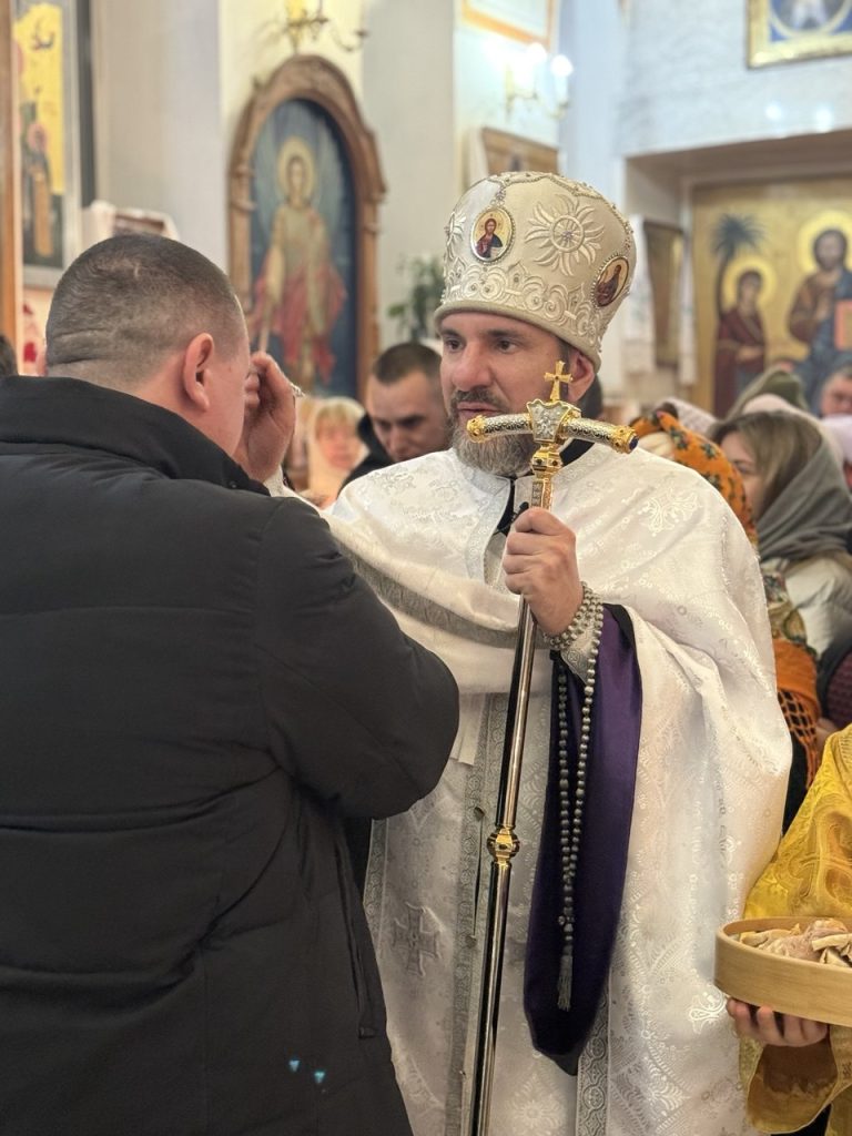 Всенічне бдіння напередодні свята Богоявлення.