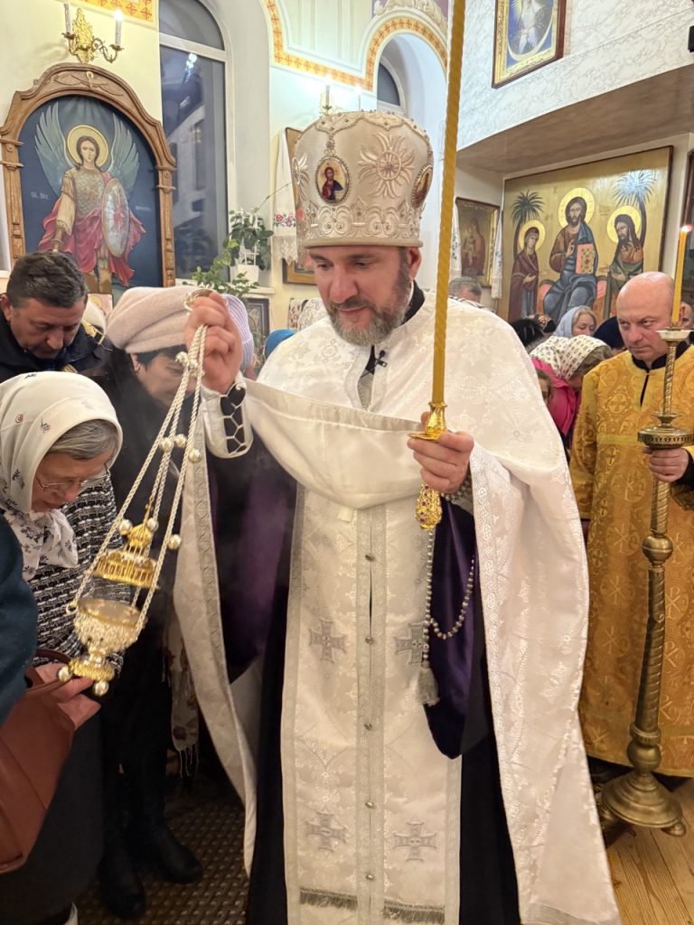 Всенічне бдіння напередодні свята Богоявлення.