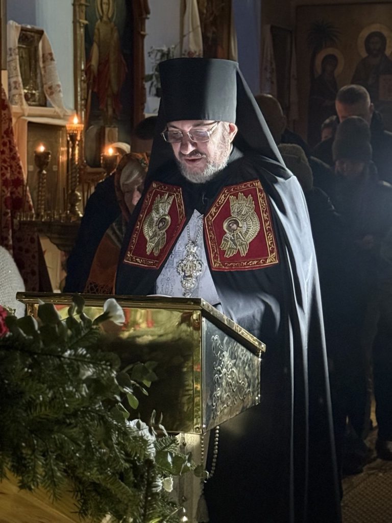Всенічне бдіння напередодні свята Богоявлення.