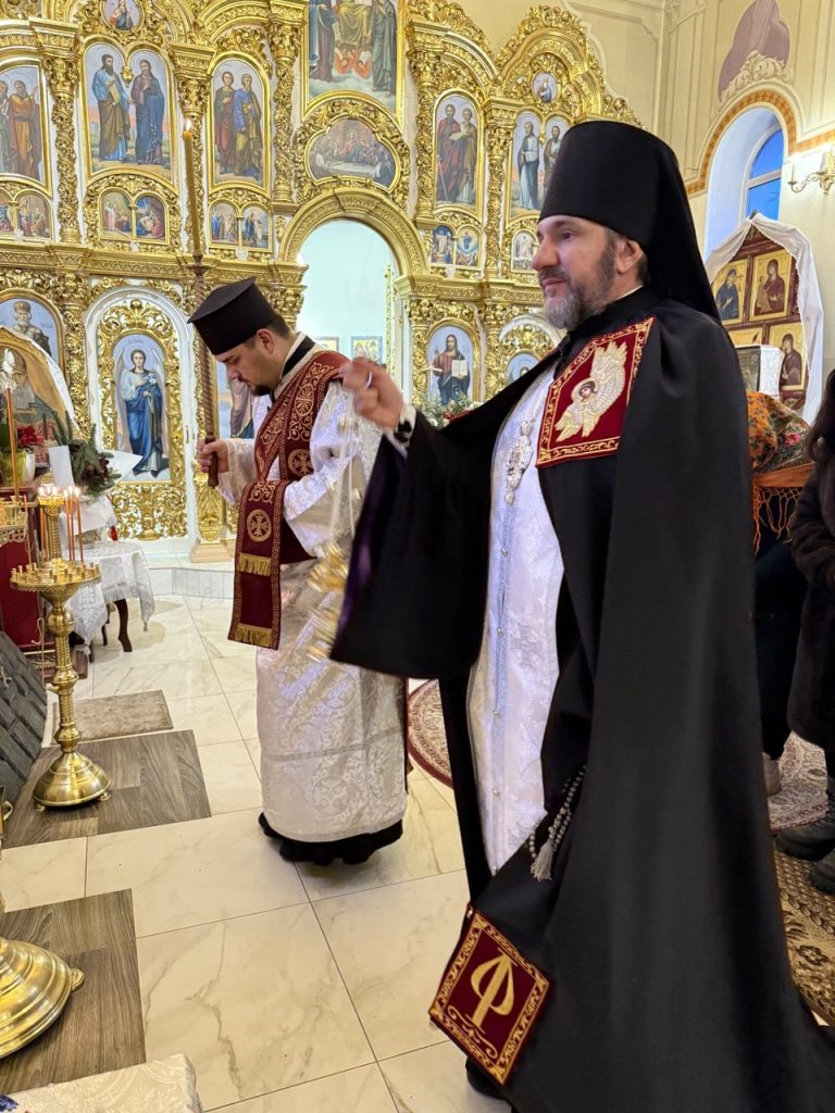 Всенічне бдіння напередодні свята Богоявлення.