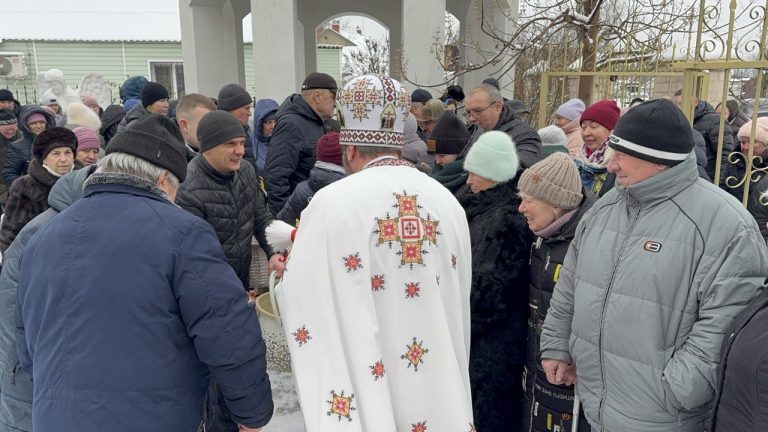 СВЯТО БОГОЯВЛЕННЯ(ХРЕЩЕННЯ ГОСПОДНЄ).ВЕЛИКЕ ОСВЯЧЕННЯ ВОДИ.