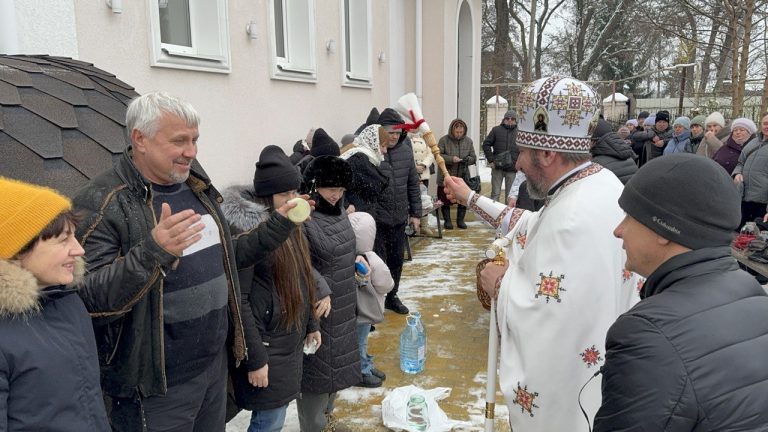 СВЯТО БОГОЯВЛЕННЯ(ХРЕЩЕННЯ ГОСПОДНЄ).ВЕЛИКЕ ОСВЯЧЕННЯ ВОДИ.