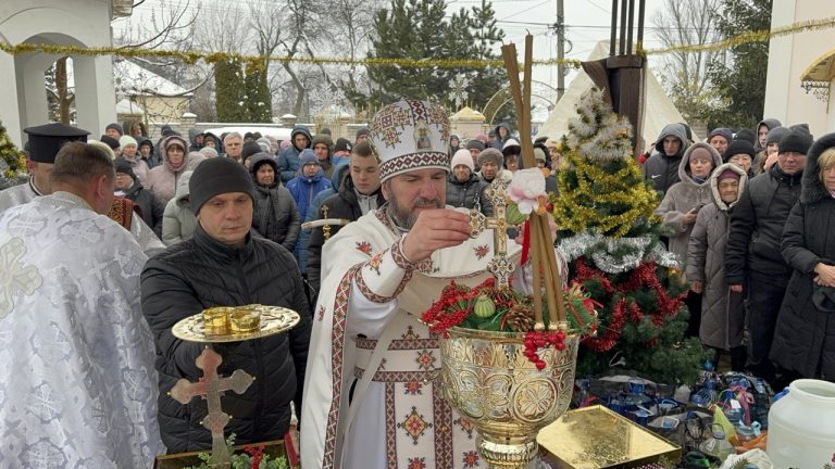 СВЯТО БОГОЯВЛЕННЯ(ХРЕЩЕННЯ ГОСПОДНЄ).ВЕЛИКЕ ОСВЯЧЕННЯ ВОДИ.