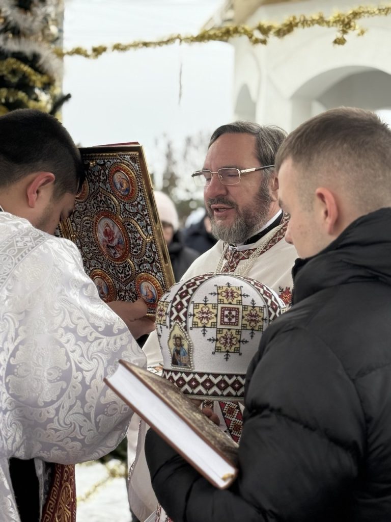 СВЯТО БОГОЯВЛЕННЯ(ХРЕЩЕННЯ ГОСПОДНЄ).ВЕЛИКЕ ОСВЯЧЕННЯ ВОДИ.