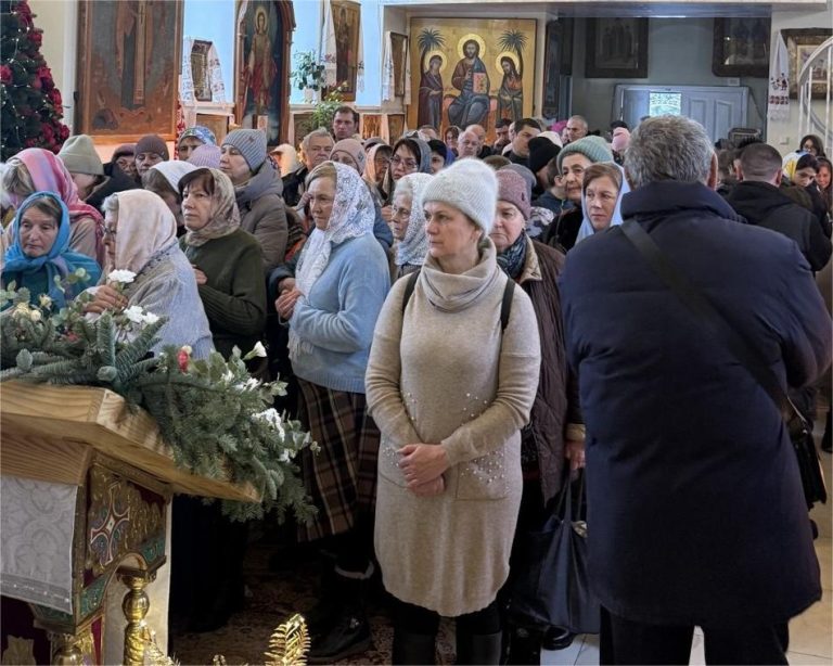СВЯТО БОГОЯВЛЕННЯ(ХРЕЩЕННЯ ГОСПОДНЄ).ВЕЛИКЕ ОСВЯЧЕННЯ ВОДИ.