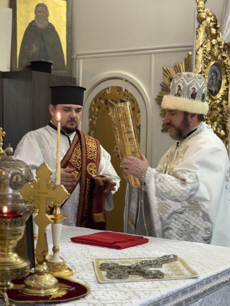 СВЯТО БОГОЯВЛЕННЯ(ХРЕЩЕННЯ ГОСПОДНЄ).ВЕЛИКЕ ОСВЯЧЕННЯ ВОДИ.