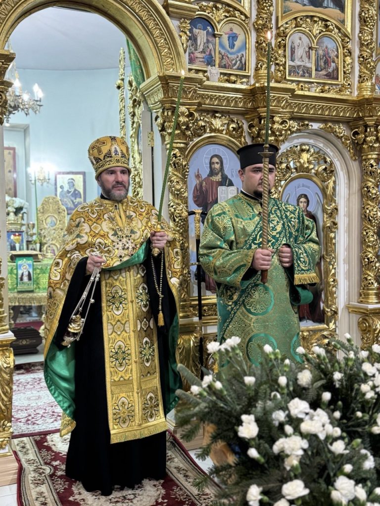 Всенічне бдіння напередодні дня пам’яті преподобного Іони Київського.
