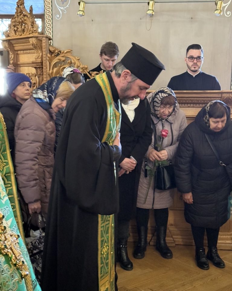 Молитовне відвідування святинь.#19