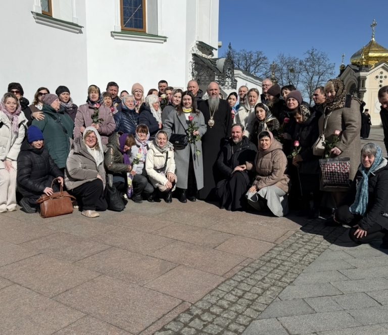 Молитовне відвідування святинь.#13
